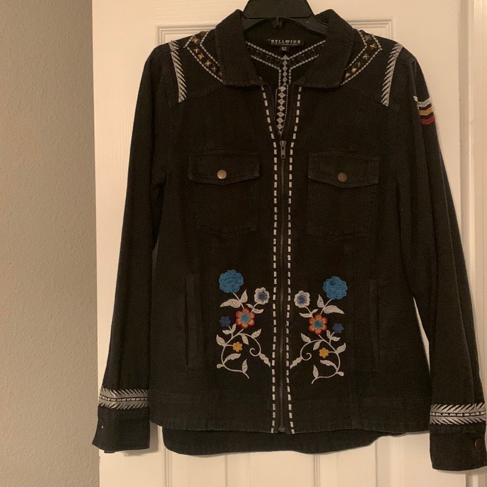Idyllwind by Miranda Lambert jean jacket. Soft material with embroidery.